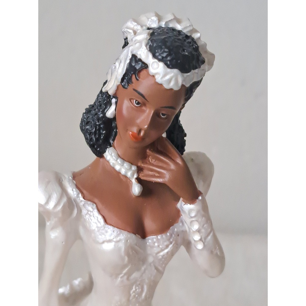 La Verona Collection Black Bride Figurine Pearlescent White Dress Calla Lilies